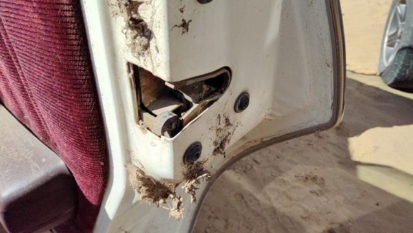 82-91 Olds Ciera Passenger Right Rear Door Latch With Rods/Cables Oem Back — photo 3