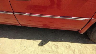 2006 Chrysler Town Front Door RH Red Prh