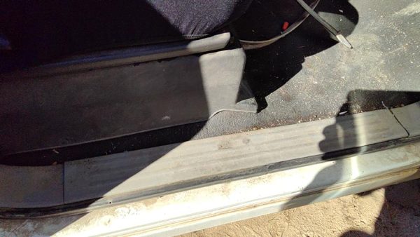 2004 Nissan Titan Passenger Right Lower Sill Step Moulding Trim Panel W Graphite — photo 2