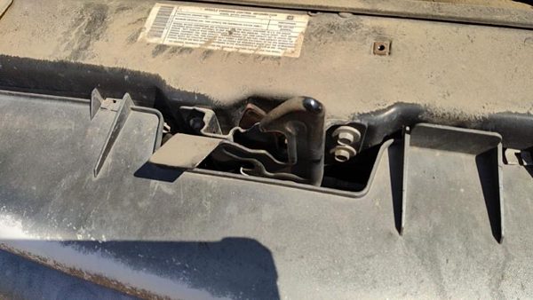 1996-2002 Express Van 2500 Hood Latch Assembly With Bracket Oem — photo 2