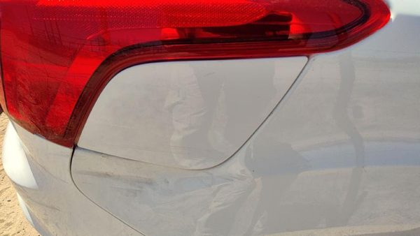 12-18 Focus Ford Focus Fuel Tank Door With Hinge Gas Lid Oem Filler White Yz — photo 2