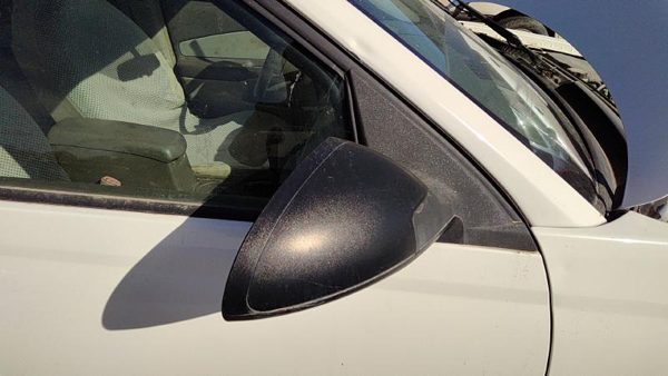 04-08 New Style Malibu Passenger Right Power Side Mirror Door Mounted White 40U — photo 4