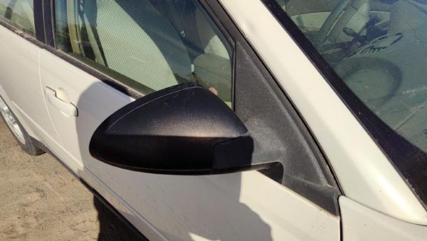 04-08 New Style Malibu Passenger Right Power Side Mirror Door Mounted White 40U — photo 3