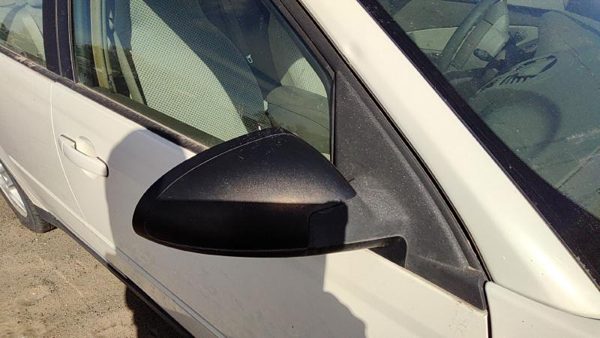04-08 New Style Malibu Passenger Right Power Side Mirror Door Mounted White 40U — photo 2