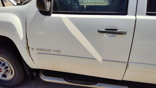 2008 Chevy Silverado 2500 Front Door LH White 50U — photo 3