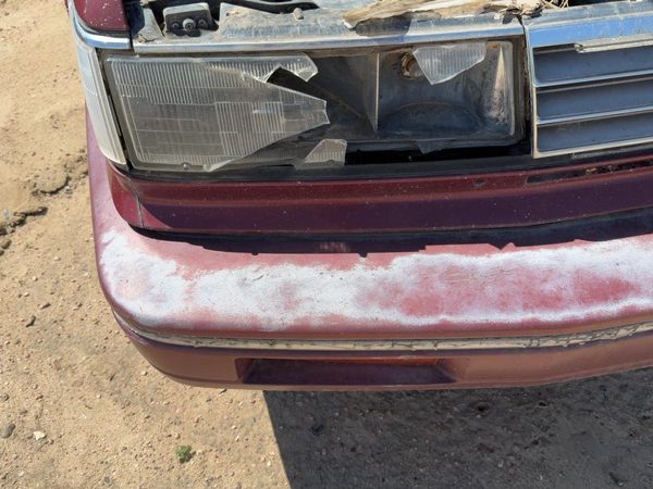 1987-1988 Nissan Maxima Trim Strip Below Front Grille Assembly Oem Gxe Red — photo 2