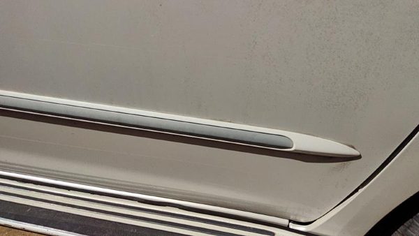 04-05 Sienna Passenger Right Front Moulding From Door Oem Trim Strip White 071 — photo 2