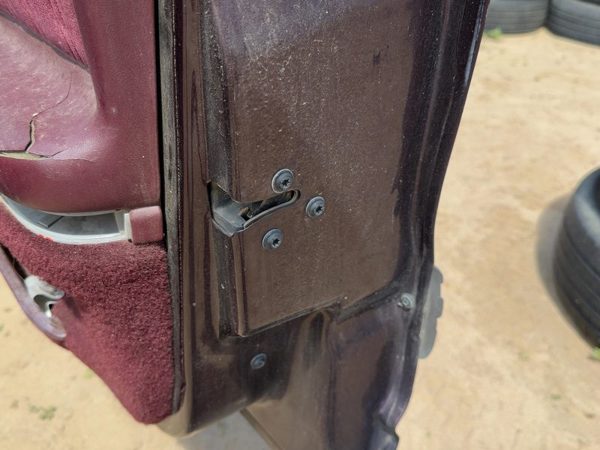 91-99 Olds Eighty Eight Passenger Right Front Door Latch With Rods/Cables Oem — photo 2