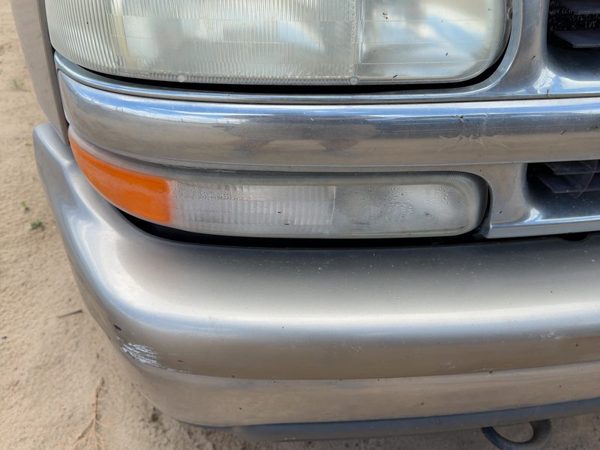 00-06 Suburban Passenger Right Front Turn Signal Light Lamp Oem Fender Mounted — photo 1