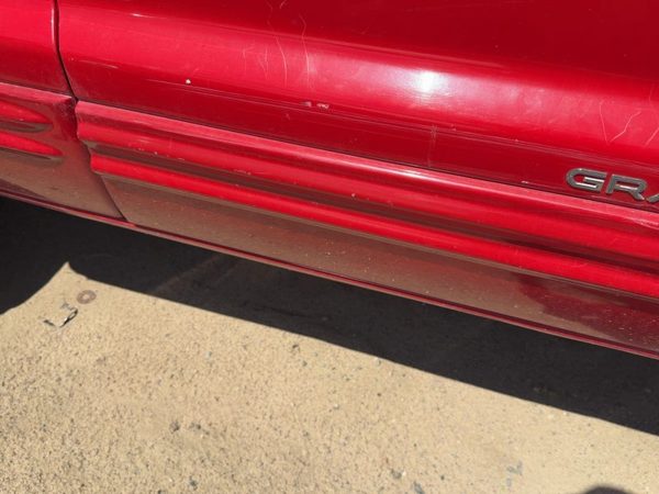 99-04 Grand Cherokee Passenger Front Moulding From Door Trim Strip Flame Red Pr4 — photo 2
