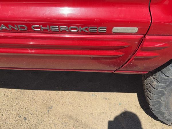 99-04 Grand Cherokee Passenger Front Moulding From Door Trim Strip Flame Red Pr4 — photo 5
