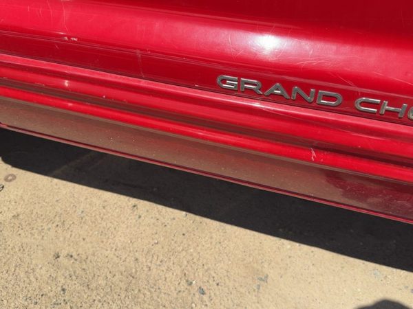99-04 Grand Cherokee Passenger Front Moulding From Door Trim Strip Flame Red Pr4 — photo 3