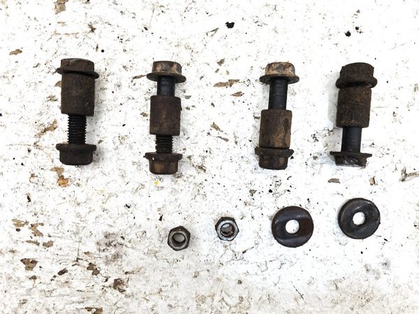 1994 Suburban 1500 Trans. Crossmember — photo 3