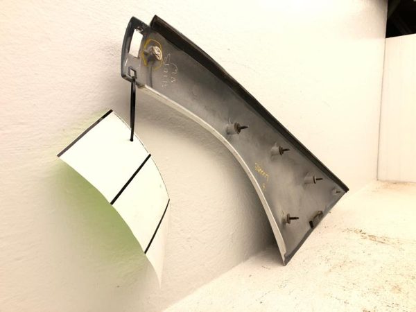 2001 Ford Mustang Passenger Right Rear Corner Quarter Panel Moulding C Post Oem — photo 4