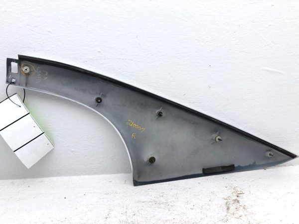 2001 Ford Mustang Passenger Right Rear Corner Quarter Panel Moulding C Post Oem — photo 2