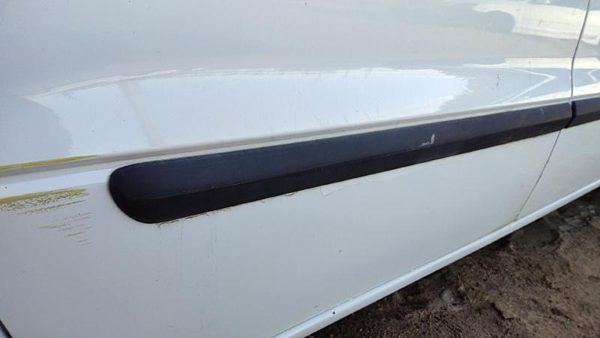 04-07 Ford Freestar Passenger Right Rear Moulding From Door Oem Back Trim Strip — photo 4