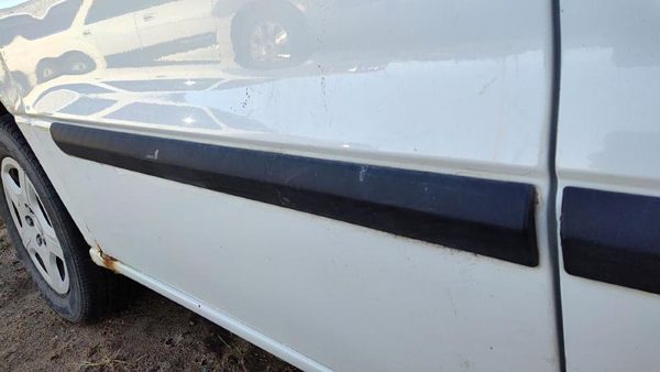 04-07 Ford Freestar Passenger Right Rear Moulding From Door Oem Back Trim Strip — photo 2