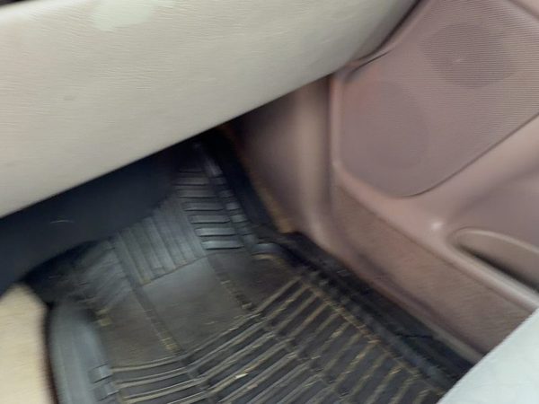 2001-2007 Chevy Suburban Passenger Right Lower Kick Trim Panel Oem Tan 52I — photo 2