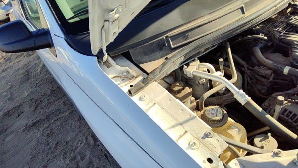 2004-2007 Ford Freestar Passenger Right Front Fender Oem Wt White 6F2z16005aa — photo 2