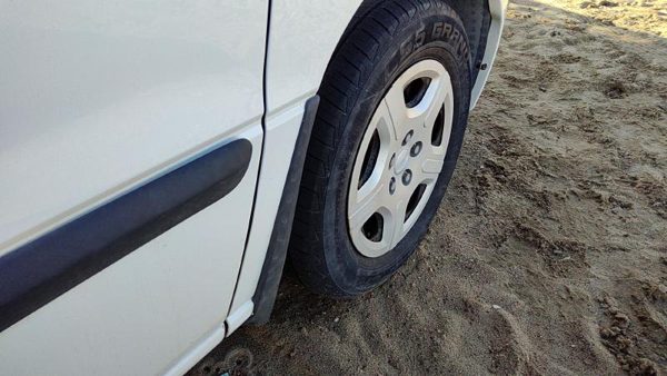 2004-2007 Ford Freestar Passenger Right Front Fender Oem Wt White 6F2z16005aa — photo 12