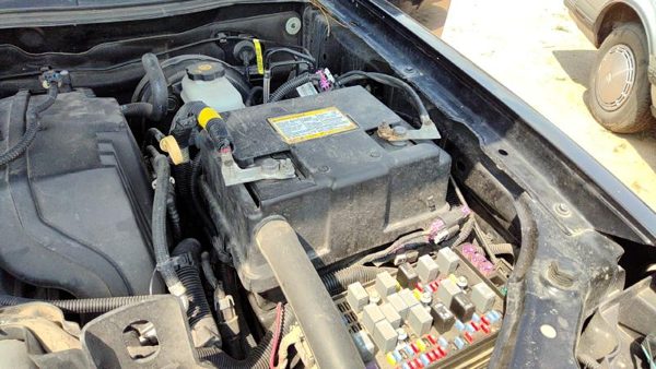 2004-2012 Gmc Canyon Complete Battery Box Mount Tray With Hold Down Oem 3.7L — photo 3