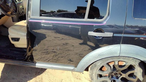 2006 Land Rover LR3 Rear Door LH Black — photo 4