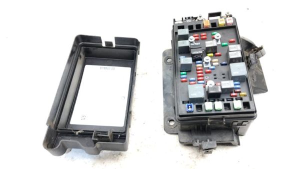 2004 Buick Rainier Engine Fuse Box Power Distribution Panel Oem 5.3L 15120875 — photo 6