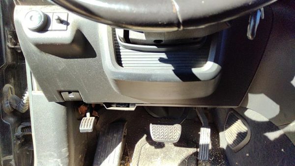2009-2010 Gmc Acadia Lower Dash Under Column Knee Bolster Trim Panel Oem Black — photo 1