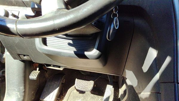 2009-2010 Gmc Acadia Lower Dash Under Column Knee Bolster Trim Panel Oem Black — photo 2