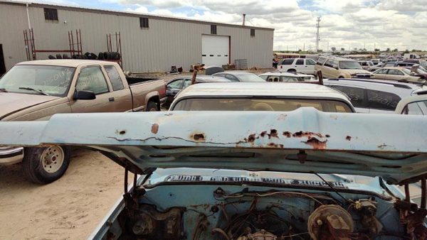 1973 GMC Jimmy Hood Blue Junk — photo 2