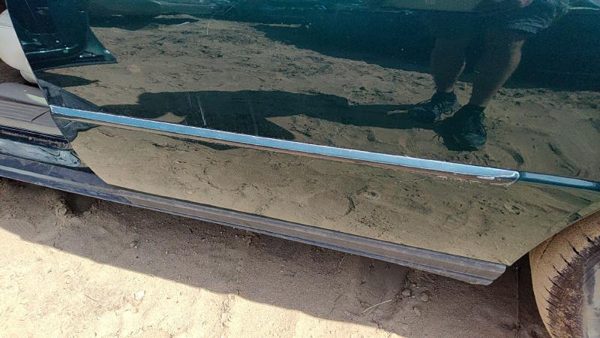 98-04 Cadillac Seville Driver Left Rear Moulding From Door Back Trim Strip Green — photo 1