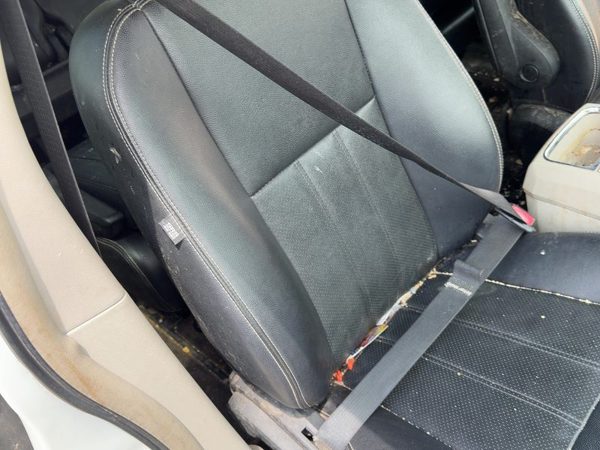 11-13 Town & Country Passenger Seat Belt Retractor Shoulder Black Alx1 — photo 1