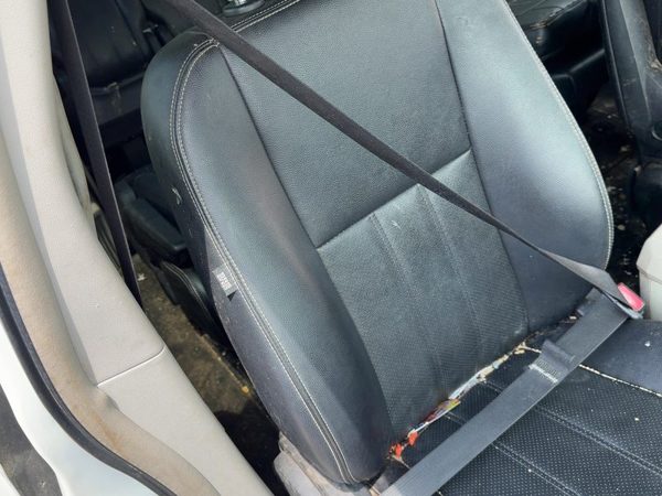 11-13 Town & Country Passenger Seat Belt Retractor Shoulder Black Alx1 — photo 5