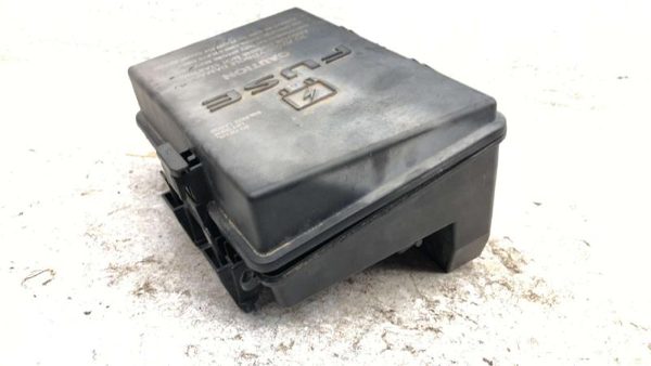 2004-2006 Chrysler Pacifica Engine Fuse Box Power Distribution Panel Oem — photo 8