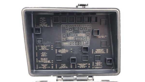 2004-2006 Chrysler Pacifica Engine Fuse Box Power Distribution Panel Oem — photo 6