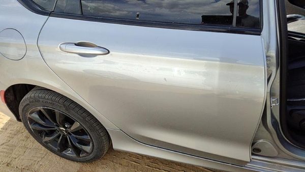 2015 Chrysler 200 Rear Door RH Billet Silver Psc — photo 3