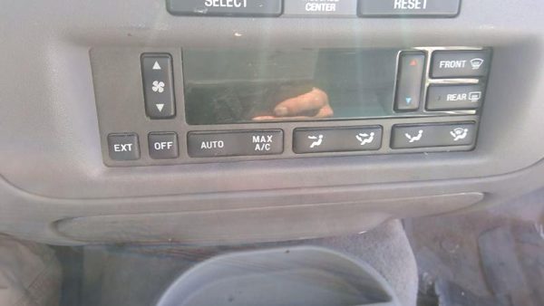 2001 Lincoln & Town Car Heater A/c Control Temperature Module In Dash AC Head — photo 3