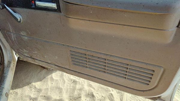 94 Chevy Silverado 1500 Passenger Right Front Door Trim Panel Manual Windows Tan — photo 7