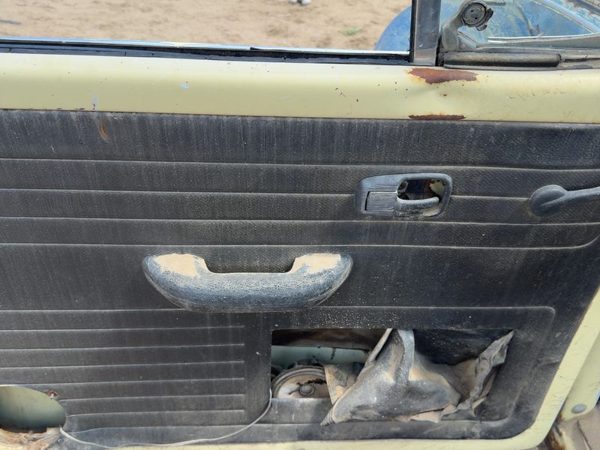 1971 Vw Super Beetle Driver Left Front Door Trim Panel — photo 6