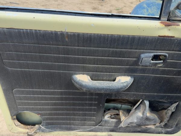 1971 Vw Super Beetle Driver Left Front Door Trim Panel — photo 7