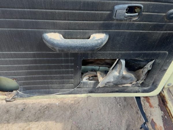 1971 Vw Super Beetle Driver Left Front Door Trim Panel — photo 3