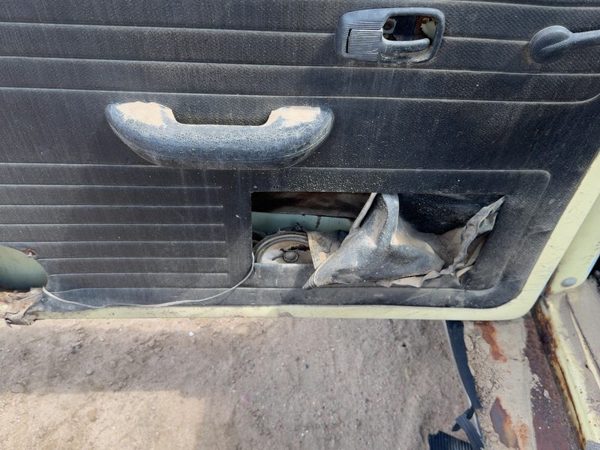 1971 Vw Super Beetle Driver Left Front Door Trim Panel — photo 8