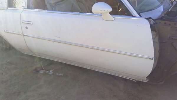 1978 Buick Regal Front Door RH White — photo 1