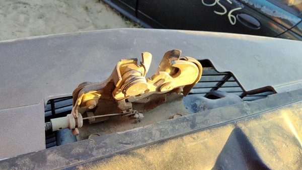 1992-1994 Chevy Suburban Hood Latch Assembly With Bracket Oem 15029224 — photo 5