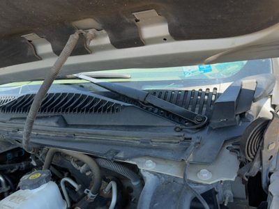 2003-2006 Chevy Suburban 1500 Driver Left Windshield Wiper Arm Oem Blade Lever