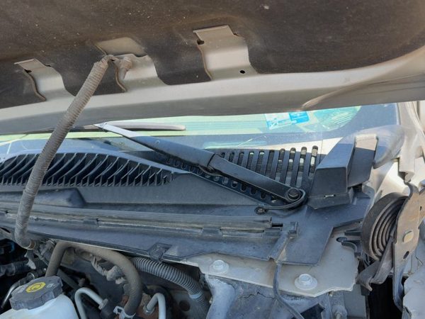 2003-2006 Chevy Suburban 1500 Driver Left Windshield Wiper Arm Oem Blade Lever — photo 4