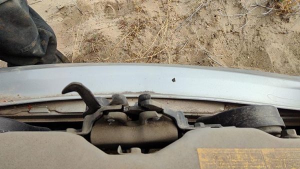 2002-2006 Toyota Camry Hood Latch Assembly With Bracket Oem 5320133909 — photo 4