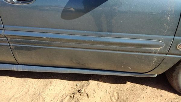 00-04 Lesabre Buick Passenger Right Front Moulding From Door Trim Strip Blue — photo 1