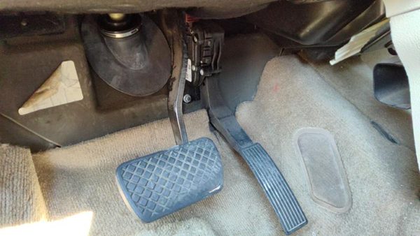 2006 Chevrolet HHR Pedal Assembly — photo 1