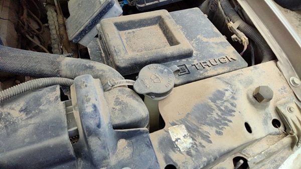1997 Chevy Pickup 2500 Washer Bottle Silverado — photo 4